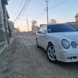 Mercedes-Benz E class, 2001