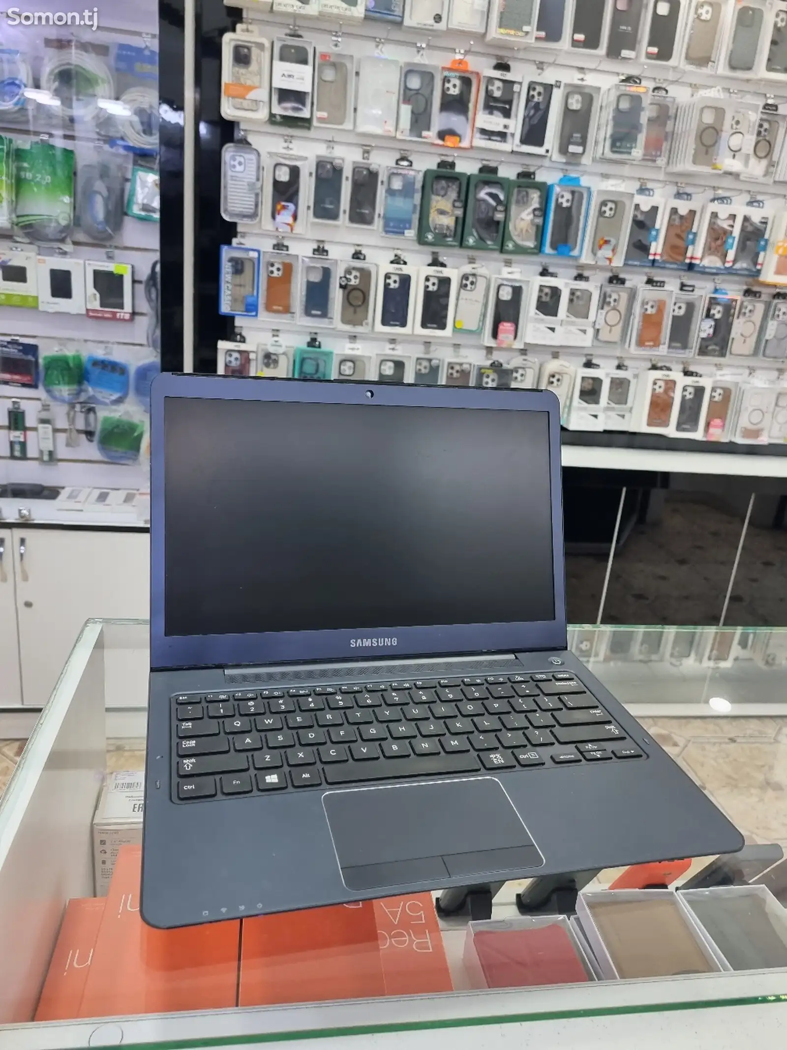 Ультрабук Samsung Core i5-1