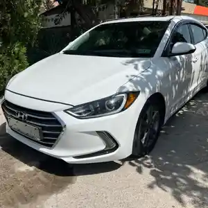 Hyundai Elantra, 2018