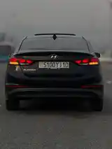 Hyundai Elantra, 2017-5