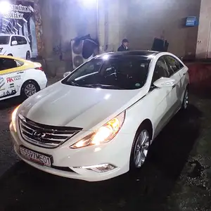 Hyundai Sonata, 2011