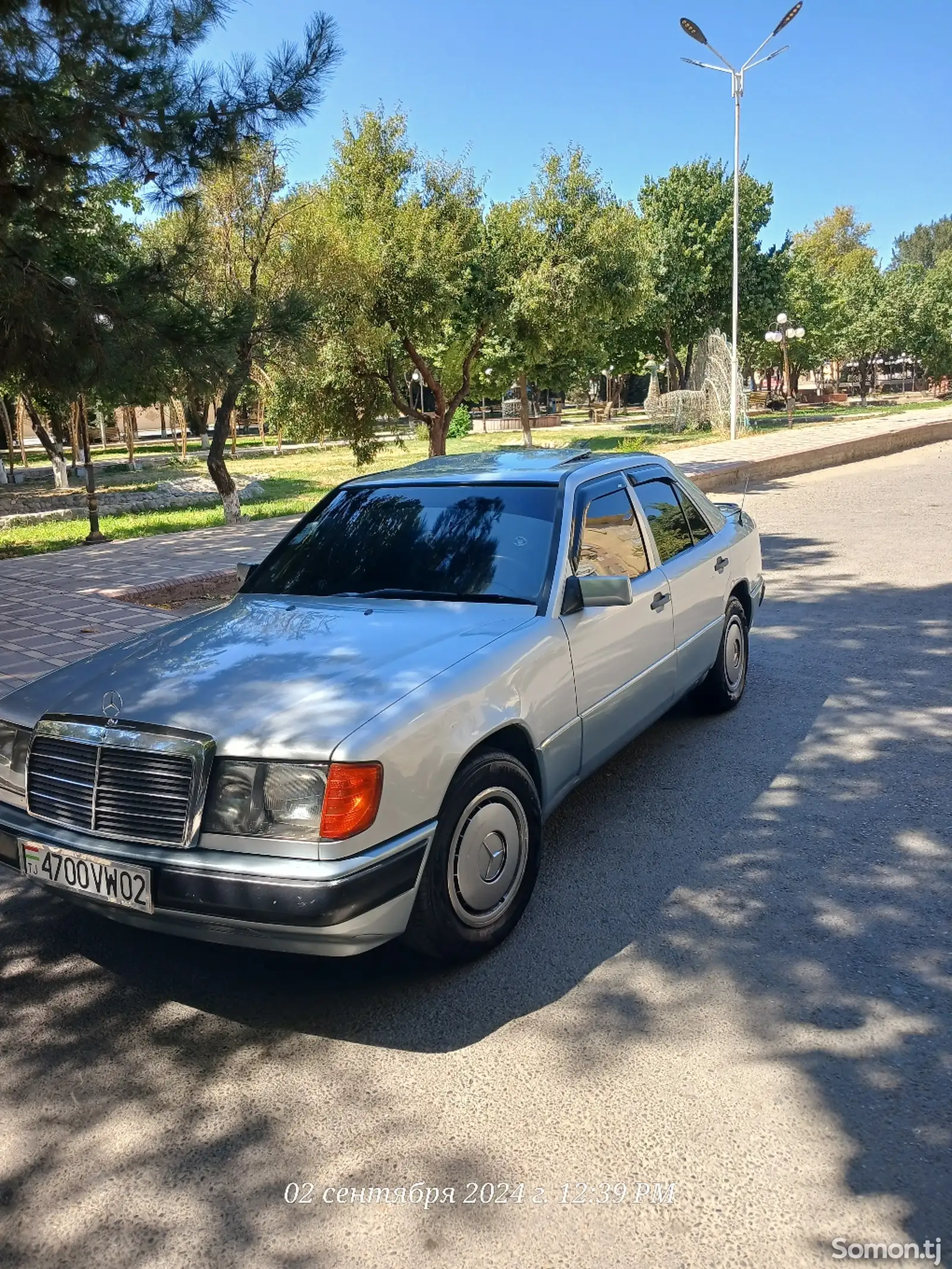 Mercedes-Benz W124, 1988-1