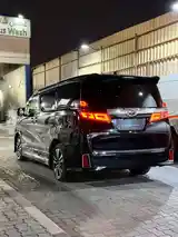 Toyota Vellfire, 2018-3