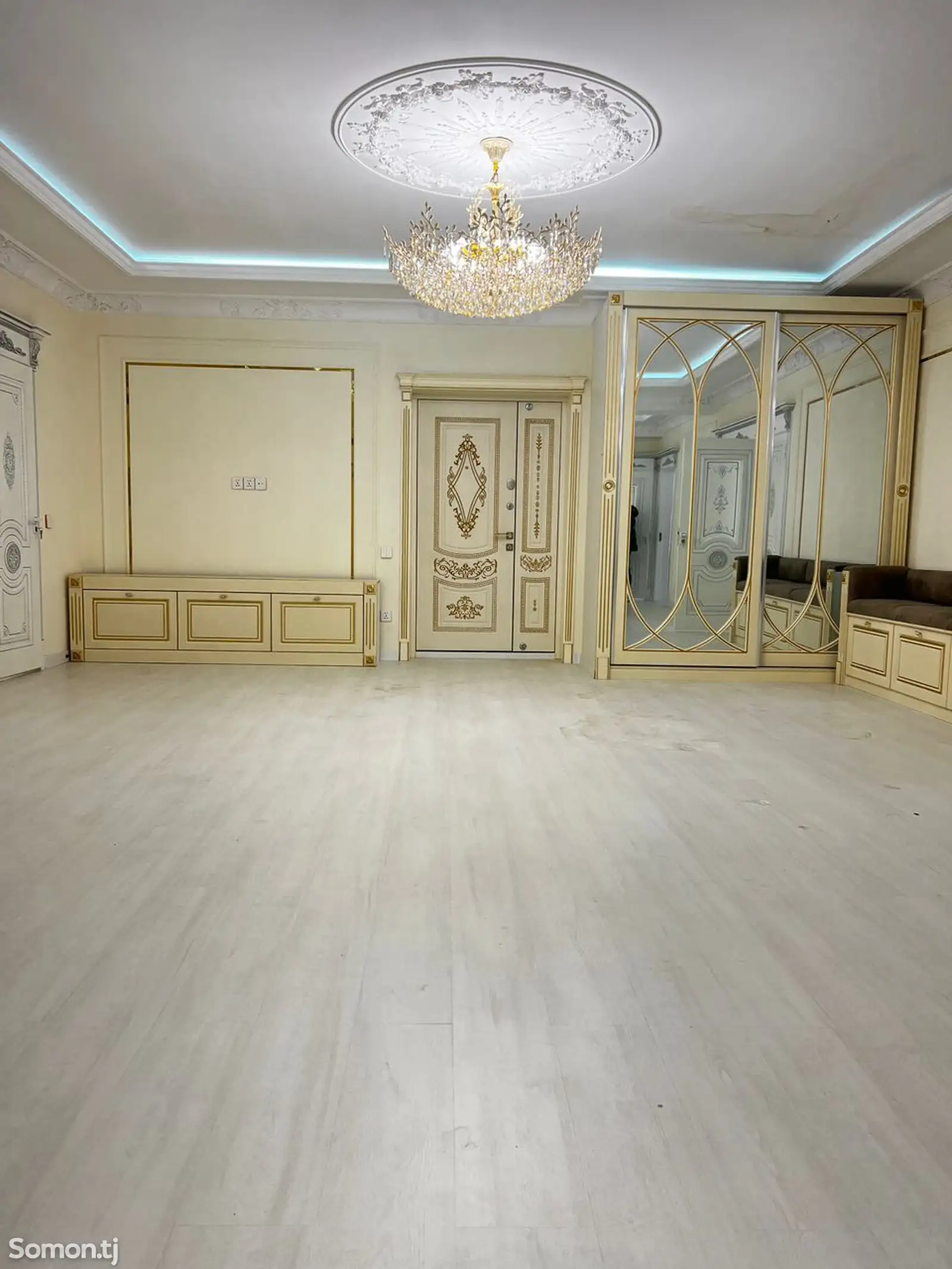 3-комн. квартира, 2 этаж, 208 м², Фирдавси-1