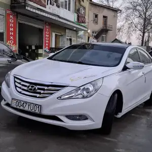 Hyundai Sonata, 2011