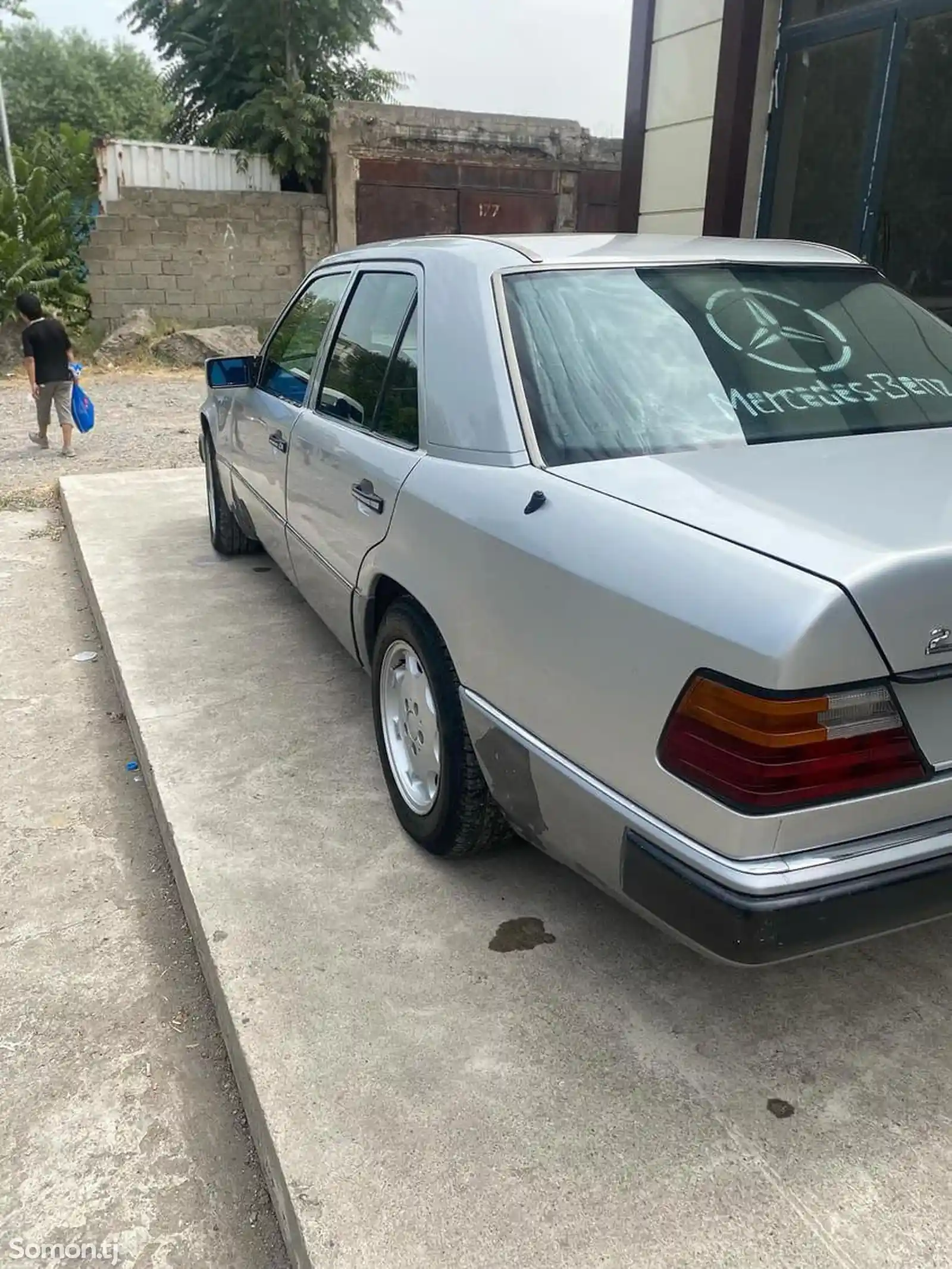 Mercedes-Benz W124, 1993-6