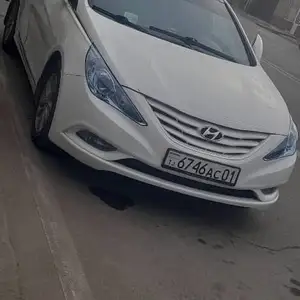 Hyundai Sonata, 2010