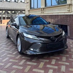 Toyota Camry, 2018