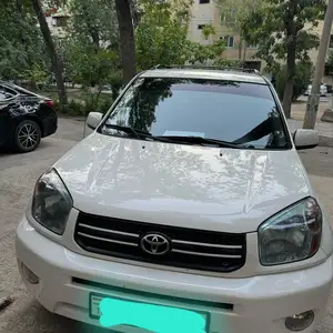 Toyota RAV 4, 2004