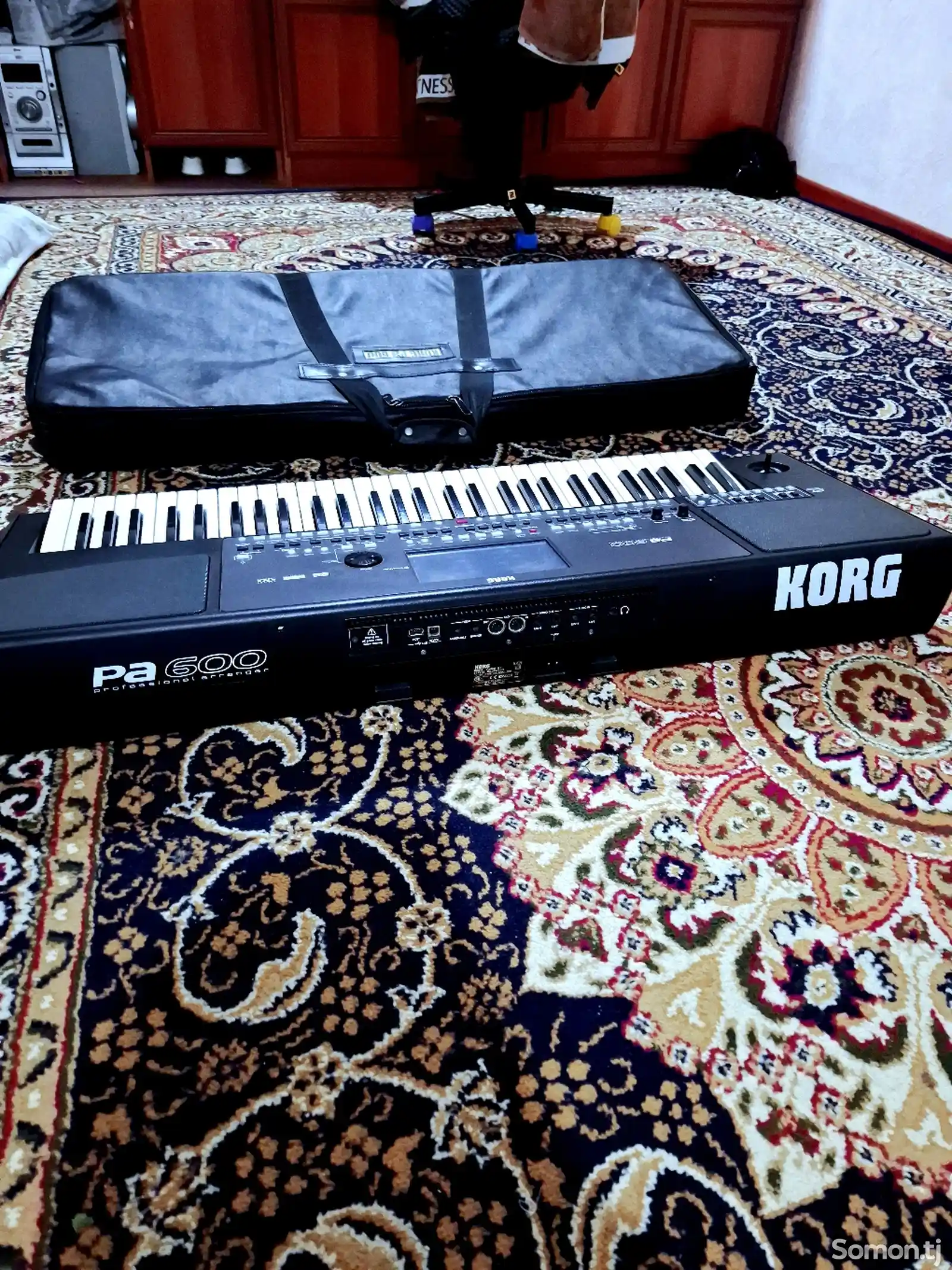 Синтезатор Korg Pa 600-1