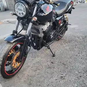 Мотоцик Honda CB400