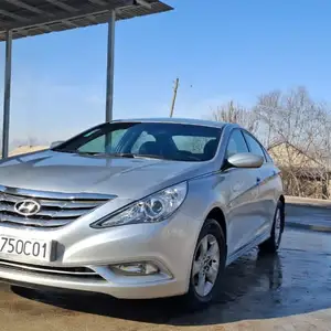 Hyundai Sonata, 2011