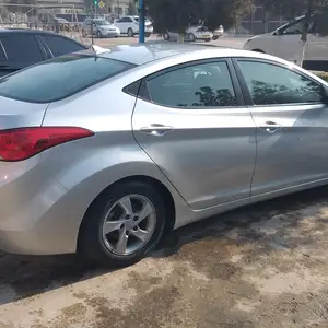 Hyundai Elantra, 2012