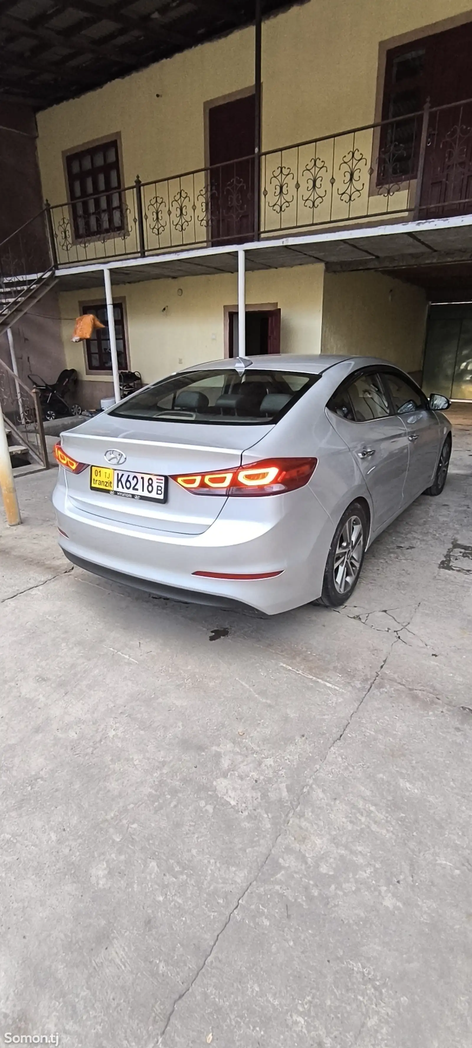 Hyundai Elantra, 2017-1