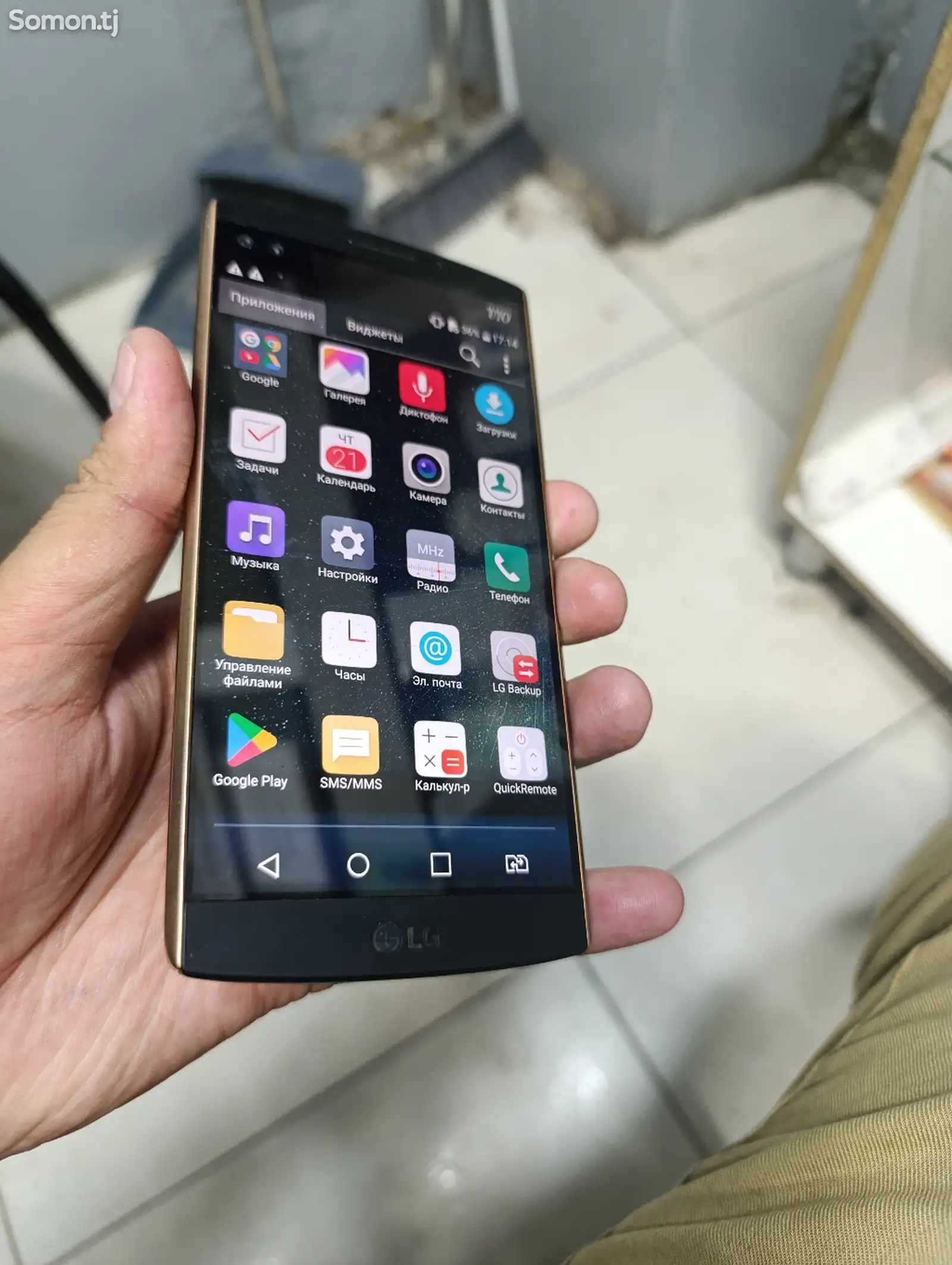 LG V10S-1