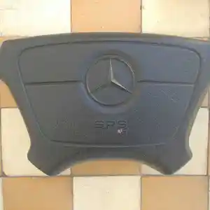 Подушка безопасности от Mercedes Benz