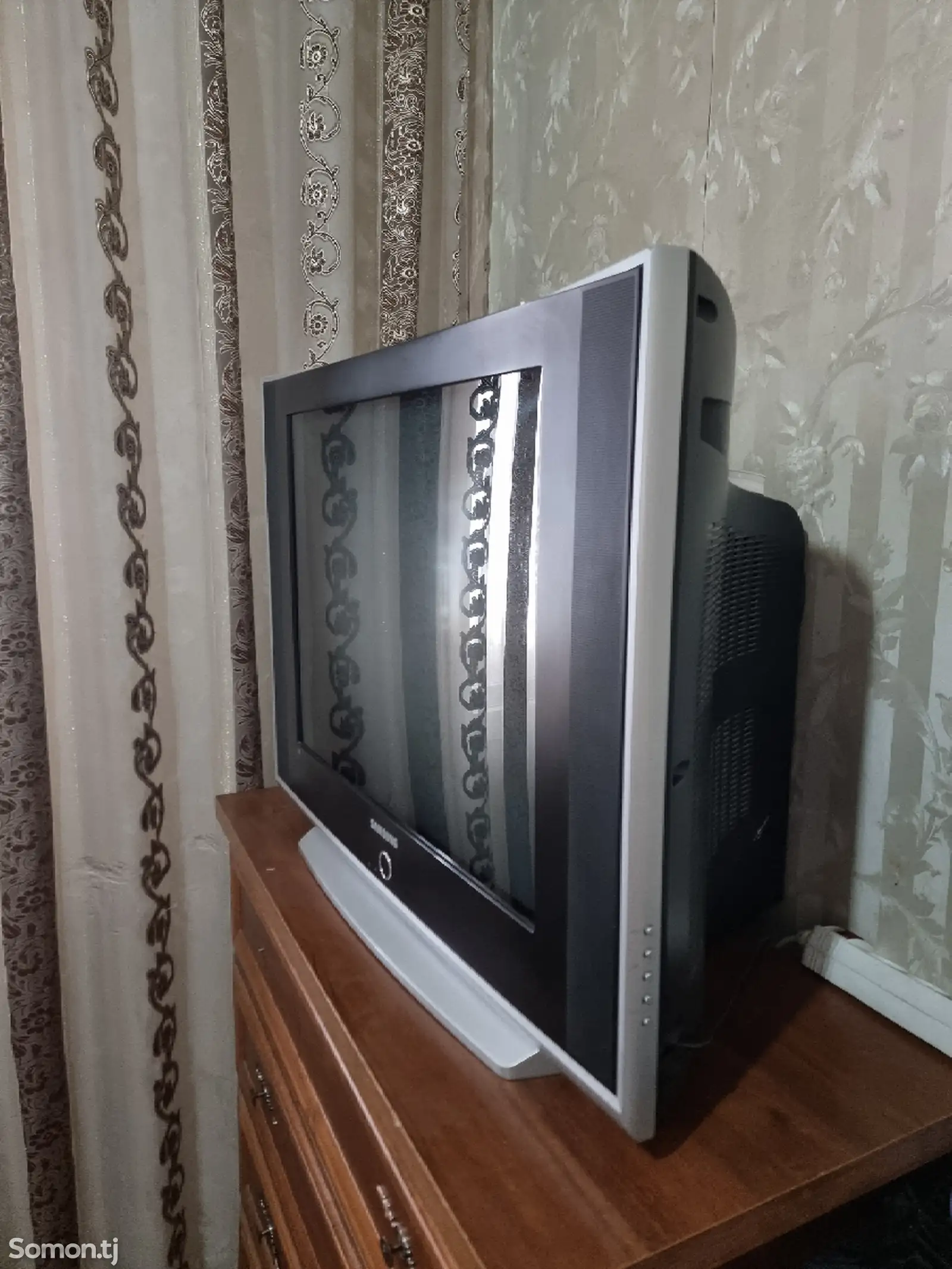 Телевизор Samsung-1