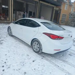 Hyundai Elantra, 2016