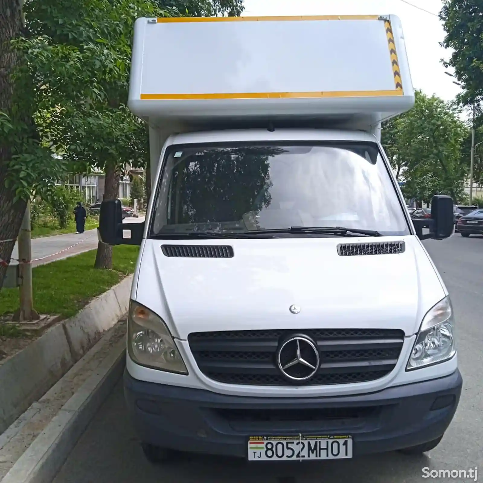 Фургон Mercedes Benz-5