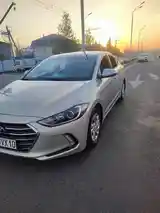 Hyundai Elantra, 2017-7