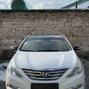 Hyundai Sonata, 2010