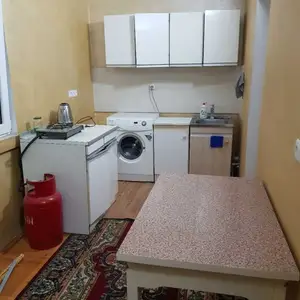 2-комн. квартира, 1 этаж, 50м², Универмаг