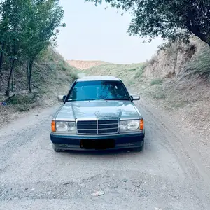 Mercedes-Benz E class, 1990