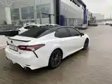 Toyota Camry, 2021-3