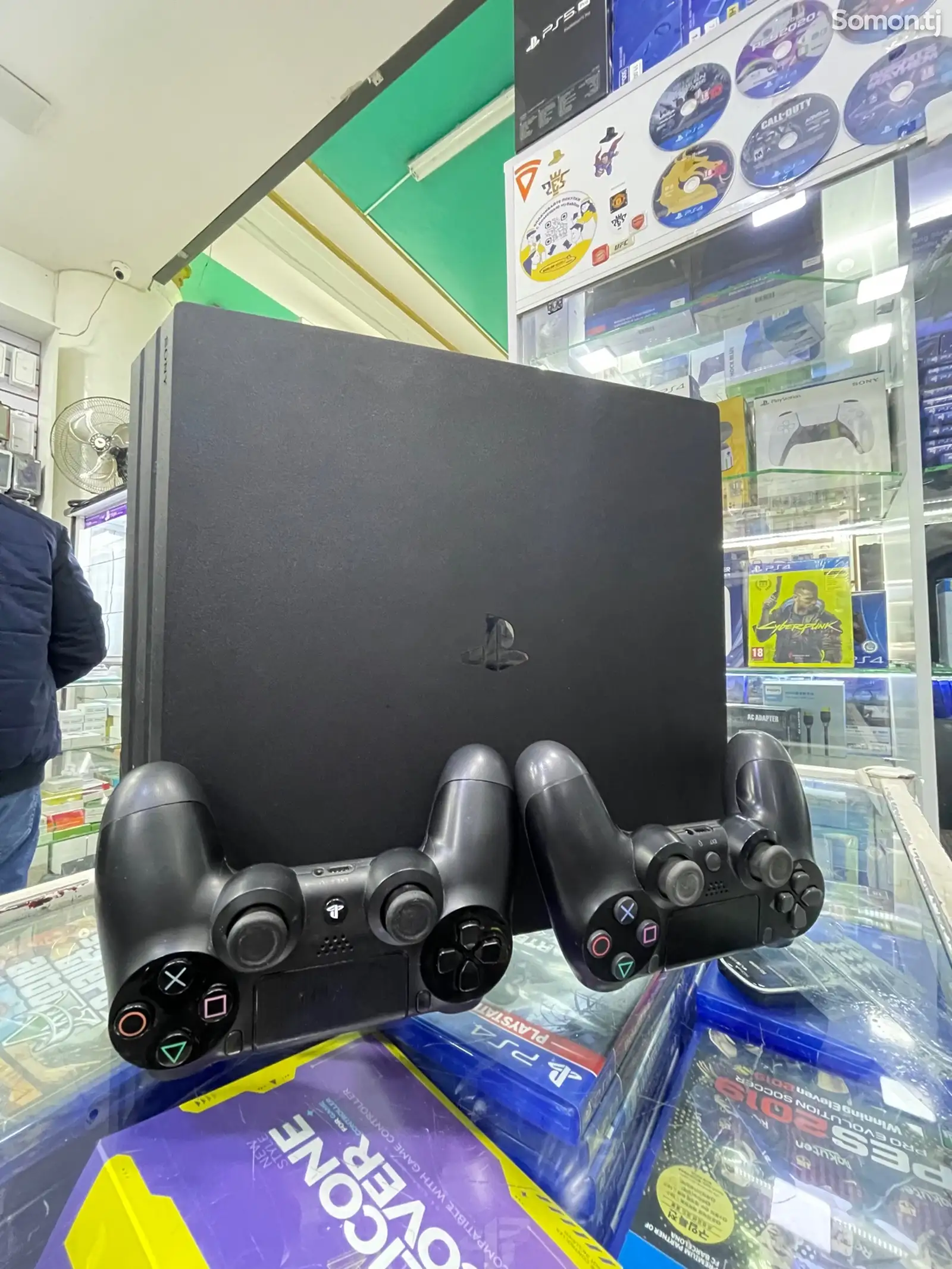 Игровая приставка Sony PS4 pro