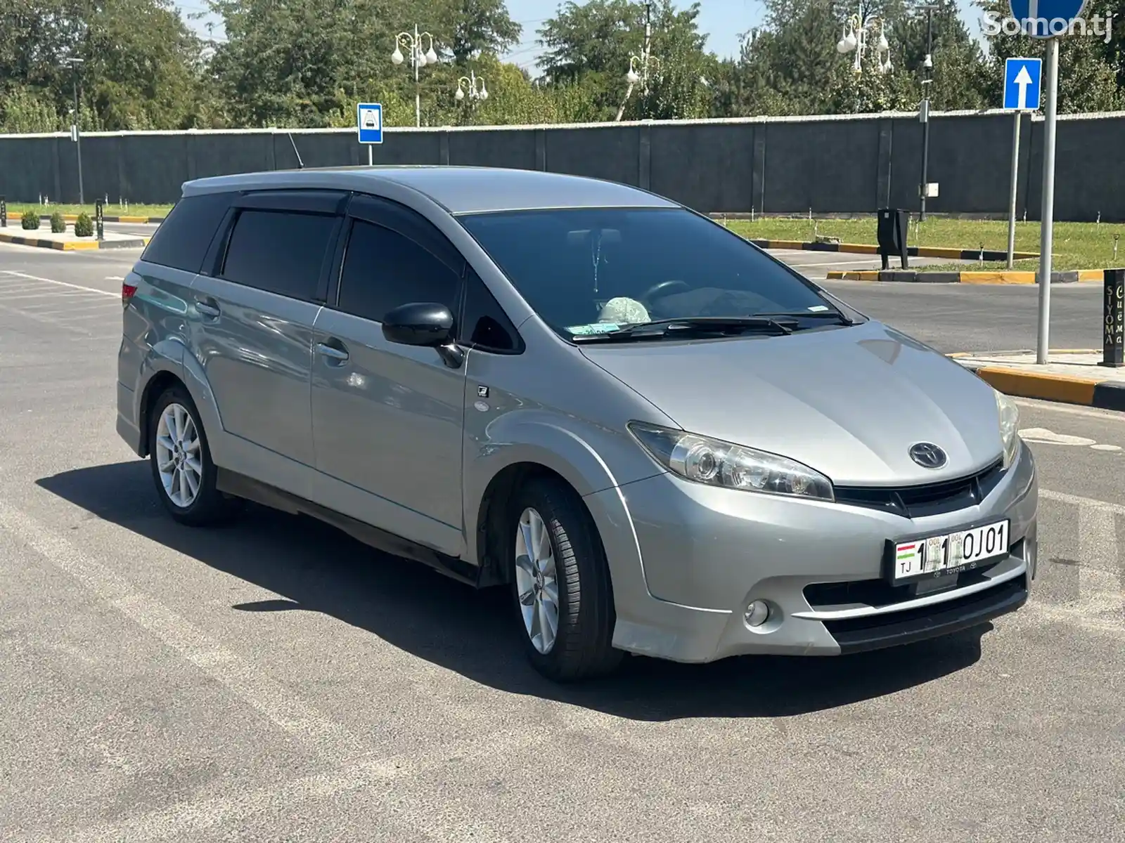 Toyota Wish, 2011-1