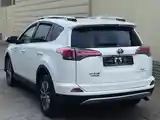 Toyota RAV 4, 2017-4