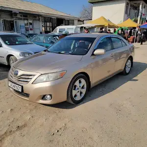 Toyota Camry, 2011