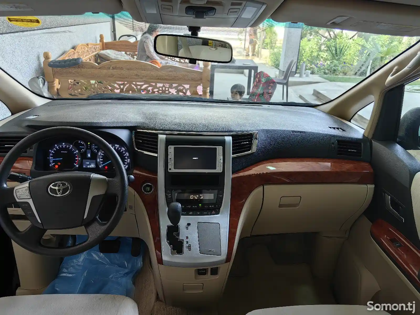 Toyota Vellfire, 2011-8