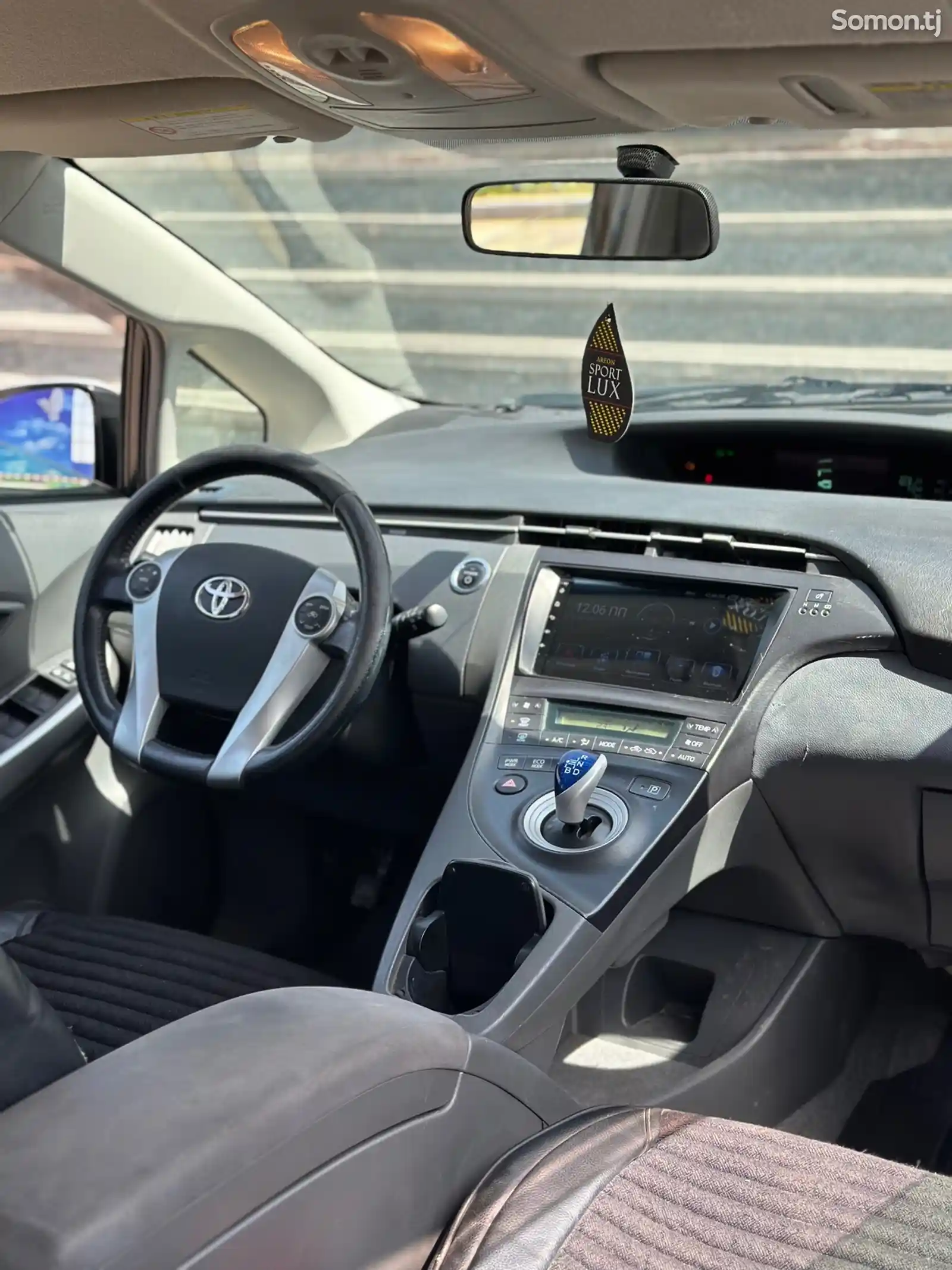 Toyota Prius, 2009-12
