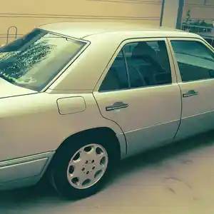 Mercedes-Benz W124, 1995