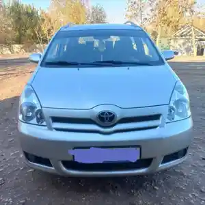 Лобовое стекло на Toyota Verso