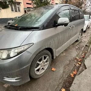 Toyota Estima, 2008