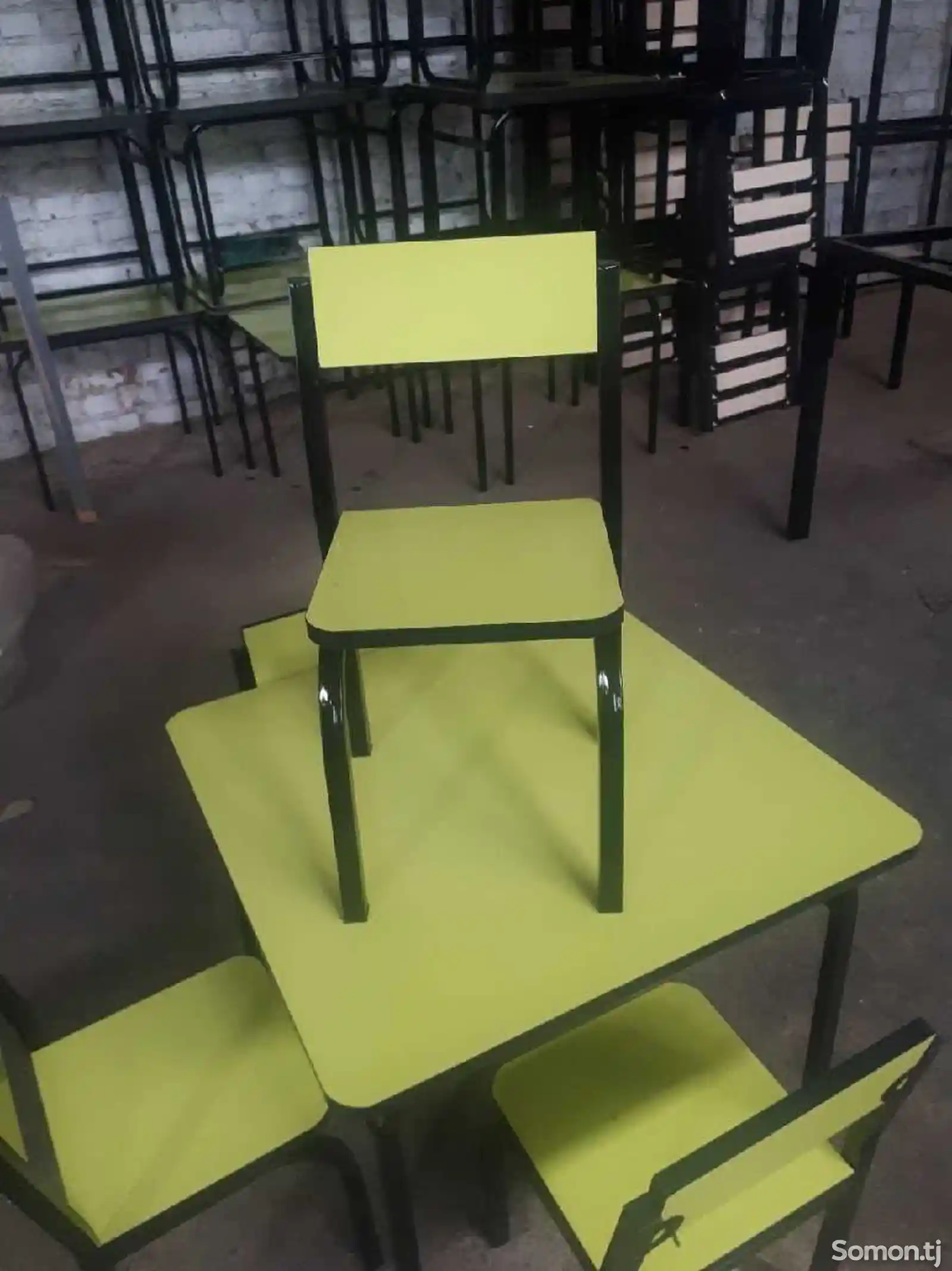 Детский стол и стулья-4