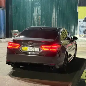 Toyota Camry, 2018