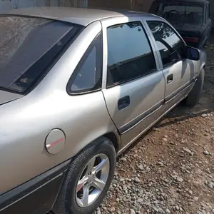 Opel Vectra A, 1992