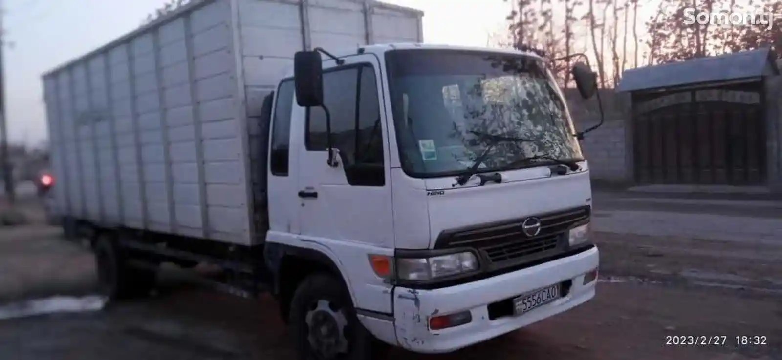 Бортовой грузовик Hino, 2002-3
