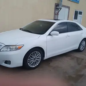 Toyota Camry, 2010