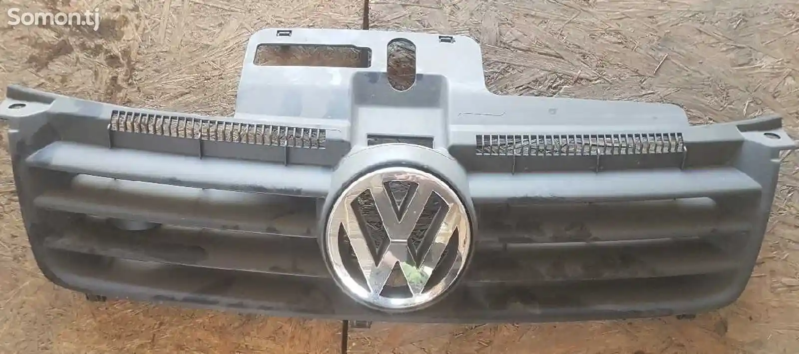 Решетка радиатора Volkswagen Polo-1