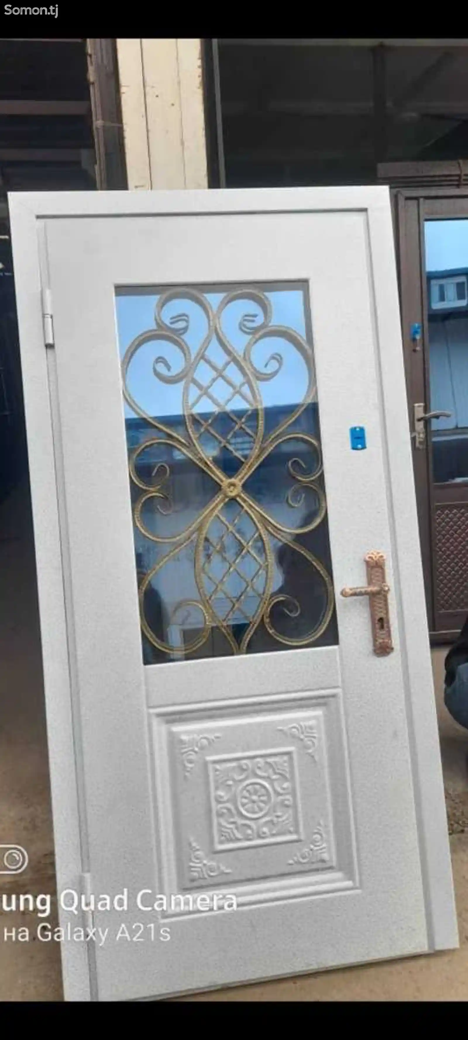 Стекляная дверь