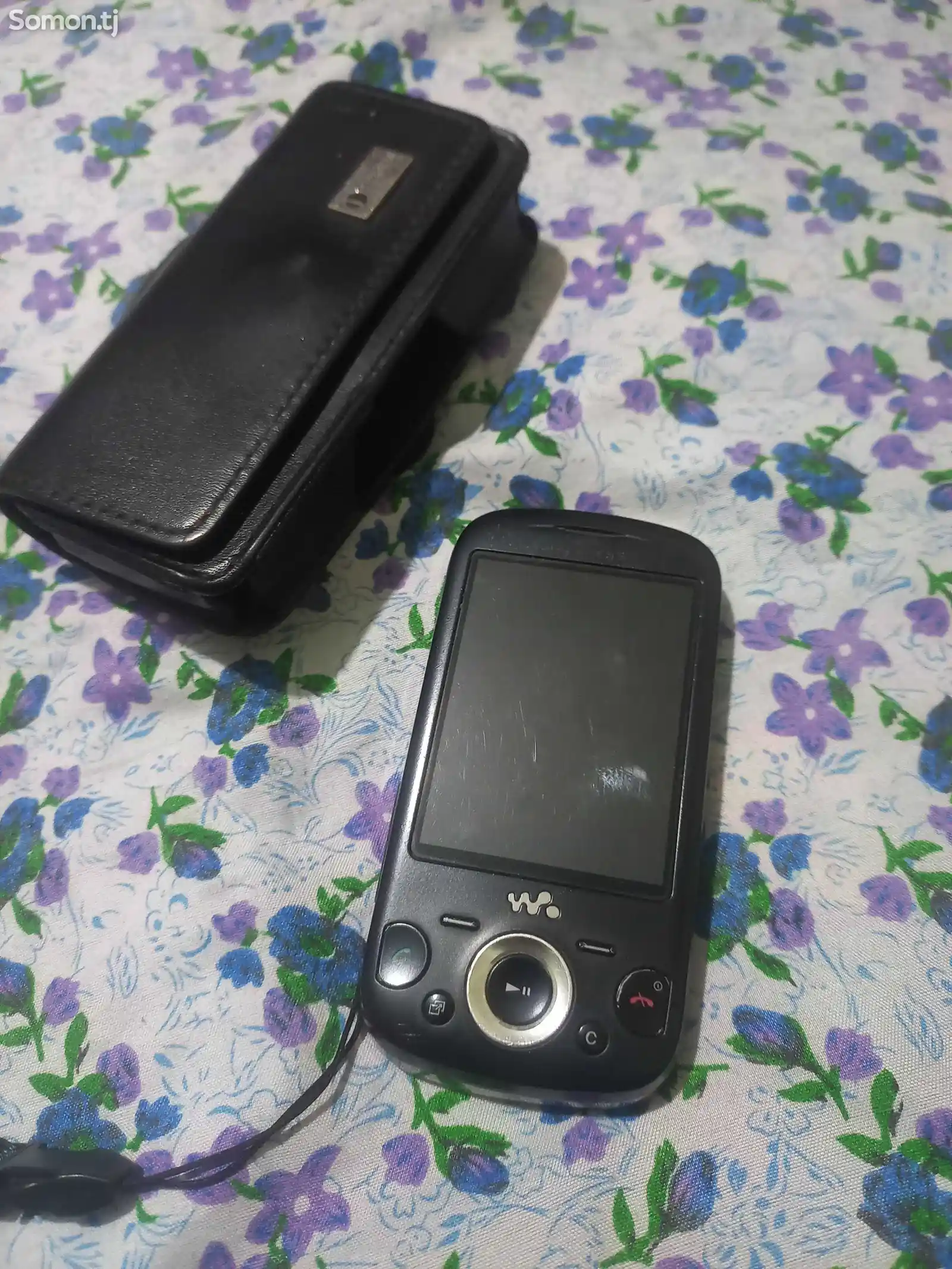 Телефон Sony Ericsson-4