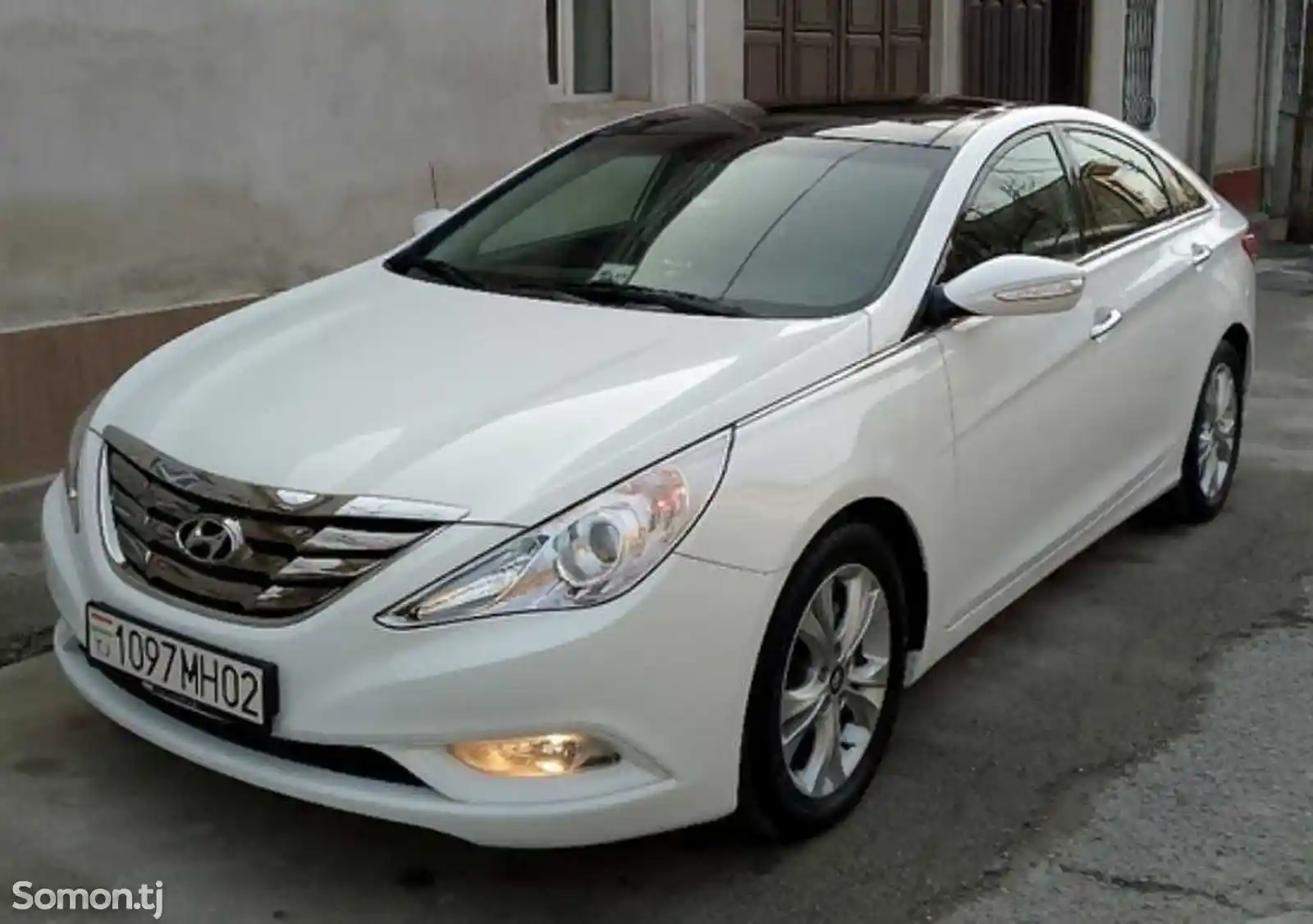 Лобовое стекло от Hyundai Sonata 2011-2014