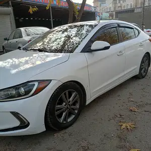 Hyundai Elantra, 2018