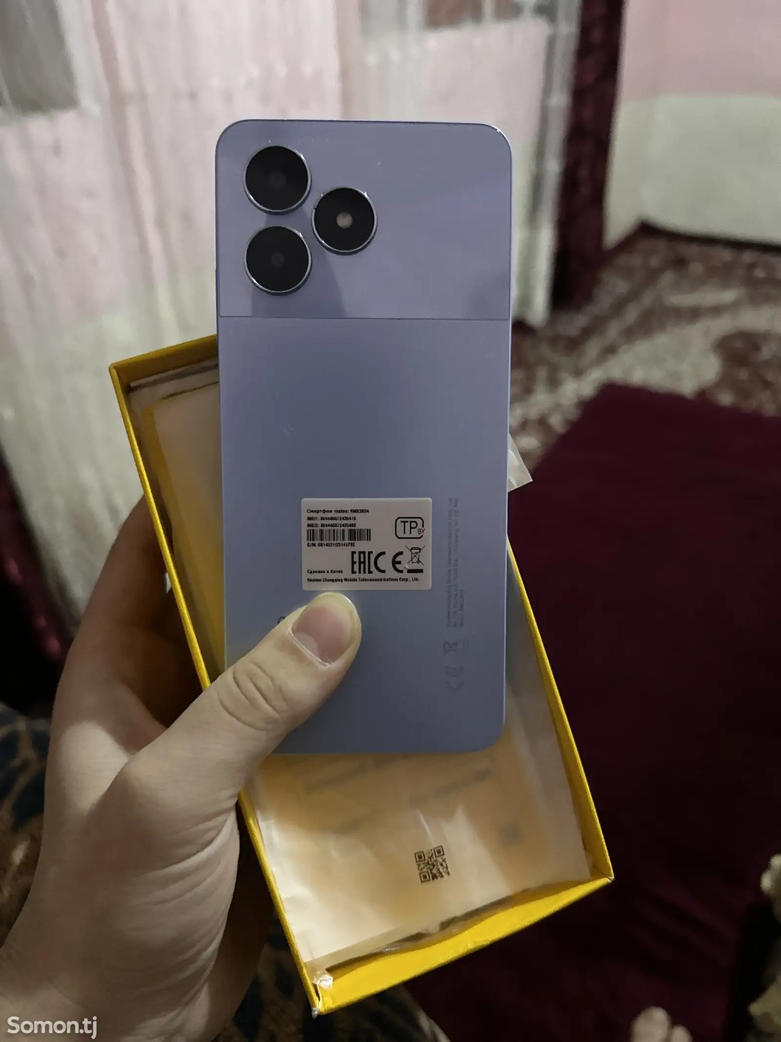 Смартфон Realme-3