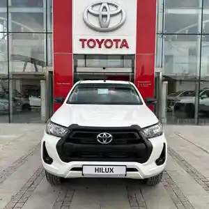 Toyota Hilux, 2023