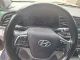 Hyundai Elantra, 2017-5